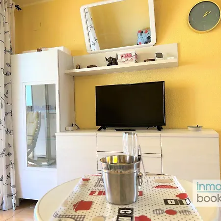 Apartment Cordoba , Climatizado, Piscina Y Cerca De La Playa. *